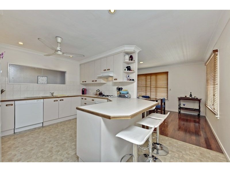 8 Cannes Street, Holland Park West QLD 4121