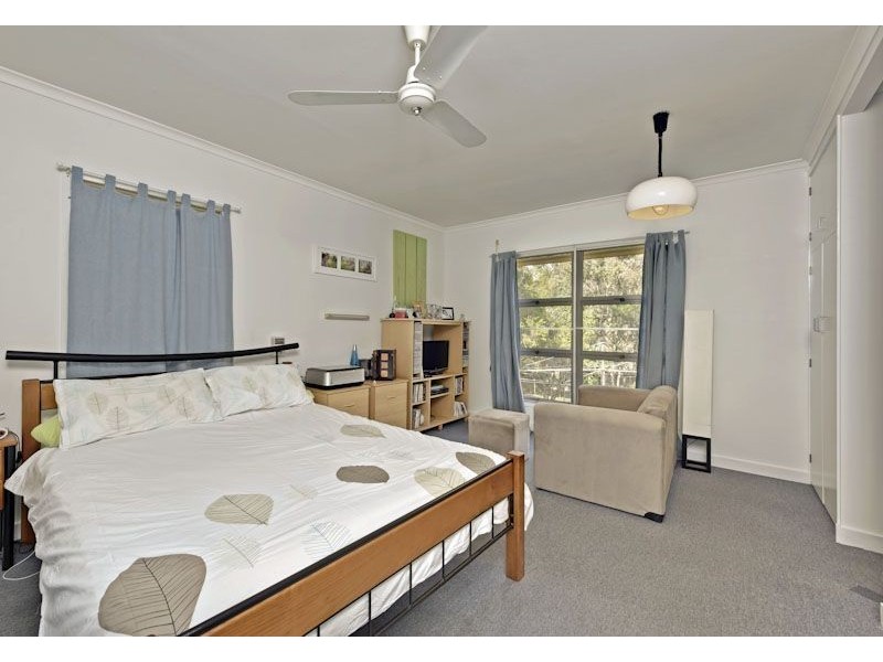 8 Cannes Street, Holland Park West QLD 4121