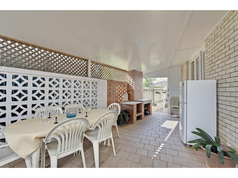 8 Cannes Street, Holland Park West QLD 4121