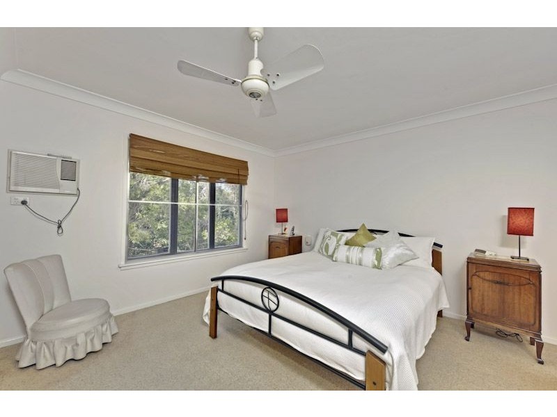 8 Cannes Street, Holland Park West QLD 4121