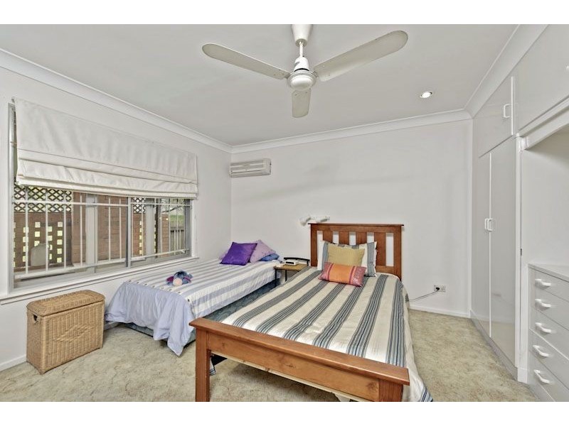 8 Cannes Street, Holland Park West QLD 4121