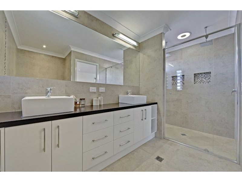 22 Phillip Street, Cleveland QLD 4163