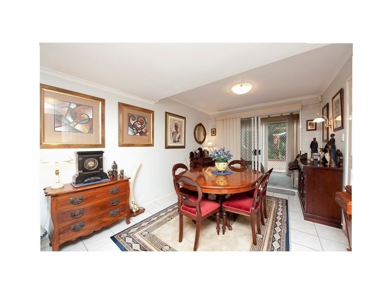2/37 Cedar Street, Greenslopes QLD 4120