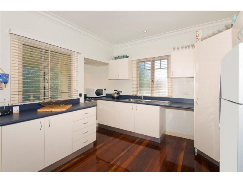 14 Barter Avenue, Holland Park QLD 4121