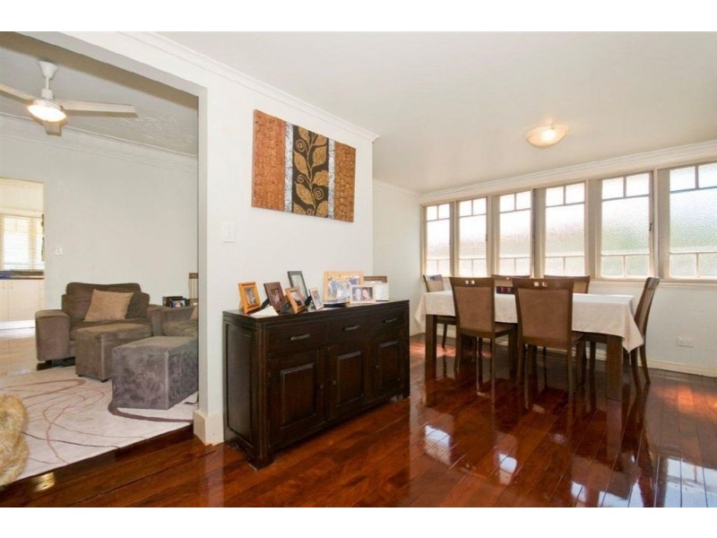 14 Barter Avenue, Holland Park QLD 4121