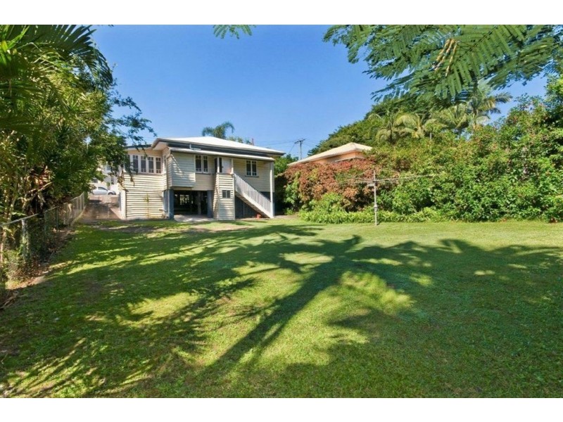 14 Barter Avenue, Holland Park QLD 4121