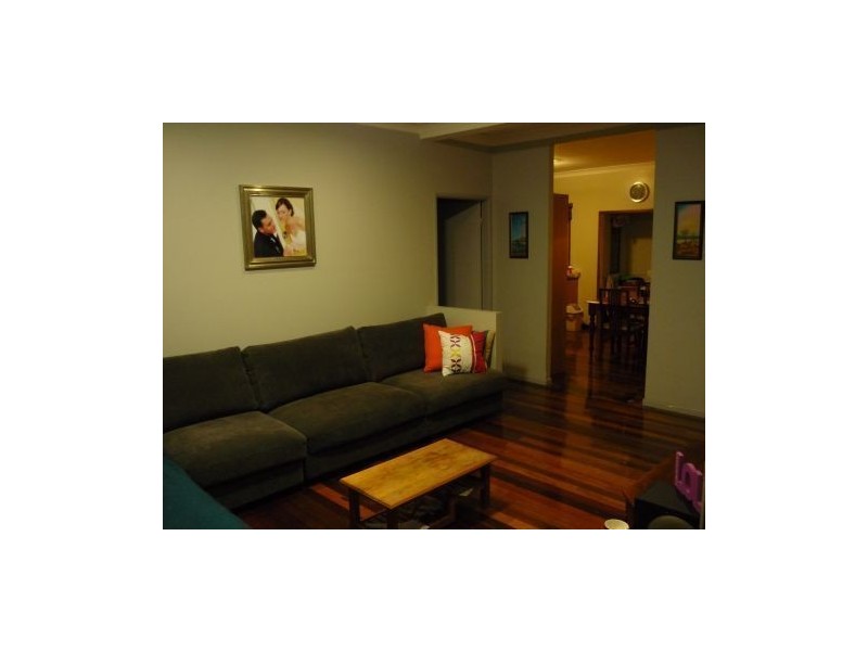 64 Glindemann Drive, Holland Park QLD 4121