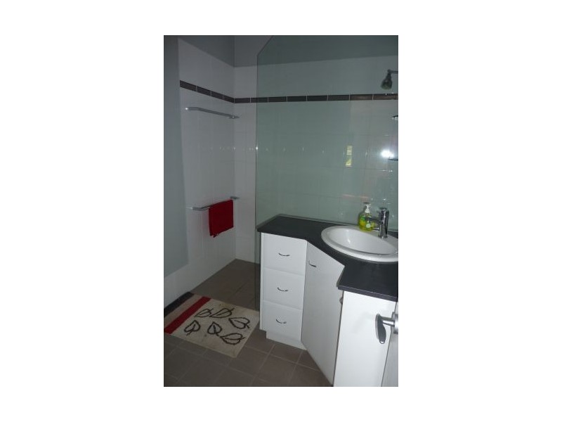 64 Glindemann Drive, Holland Park QLD 4121