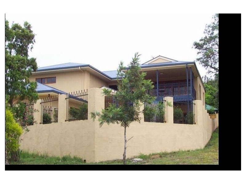 18 Russell Avenue, Norman Park QLD 4170