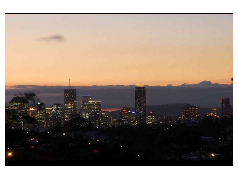 18 Russell Avenue, Norman Park QLD 4170