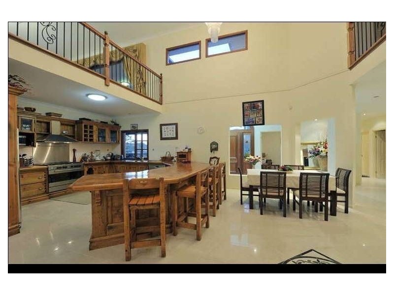 18 Russell Avenue, Norman Park QLD 4170