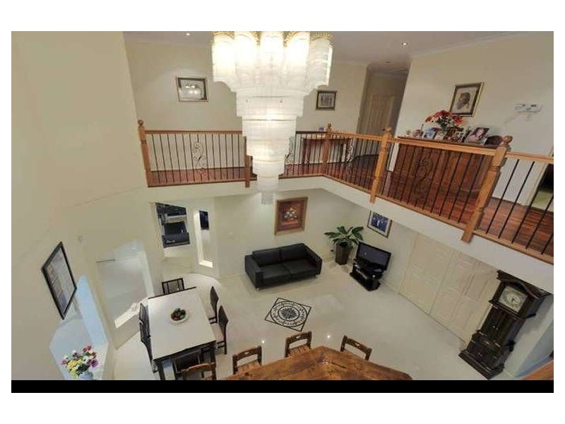 18 Russell Avenue, Norman Park QLD 4170