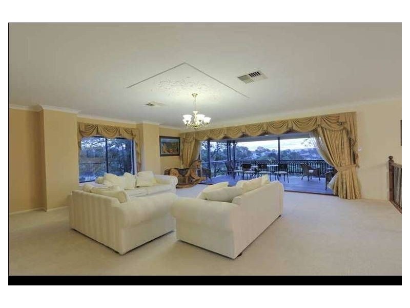 18 Russell Avenue, Norman Park QLD 4170