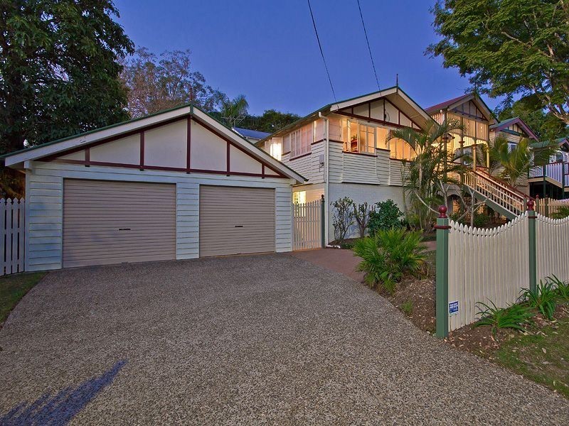 64 Lloyd Street, Camp Hill QLD 4152