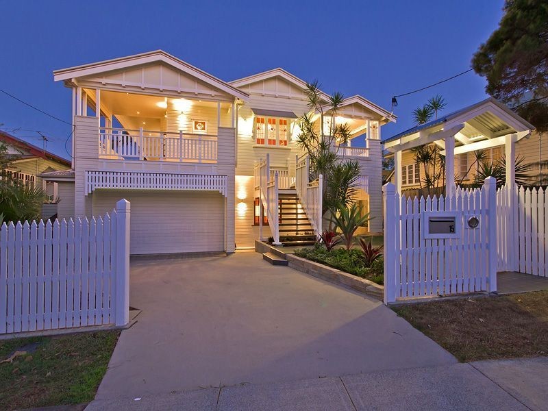 15 Glanosmond Avenue, Camp Hill QLD 4152