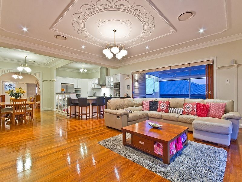 15 Glanosmond Avenue, Camp Hill QLD 4152