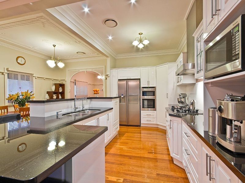 15 Glanosmond Avenue, Camp Hill QLD 4152