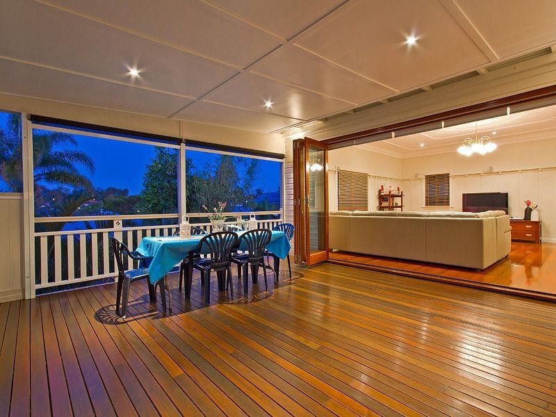 15 Glanosmond Avenue, Camp Hill QLD 4152