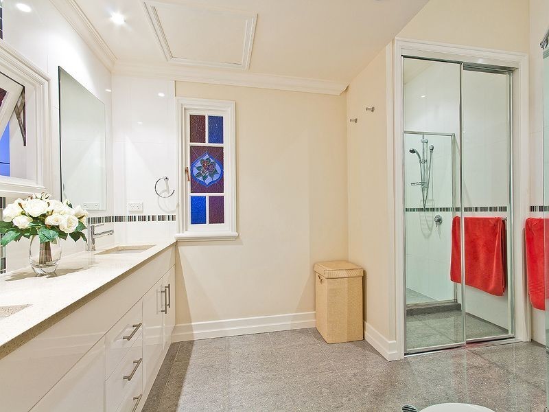 15 Glanosmond Avenue, Camp Hill QLD 4152