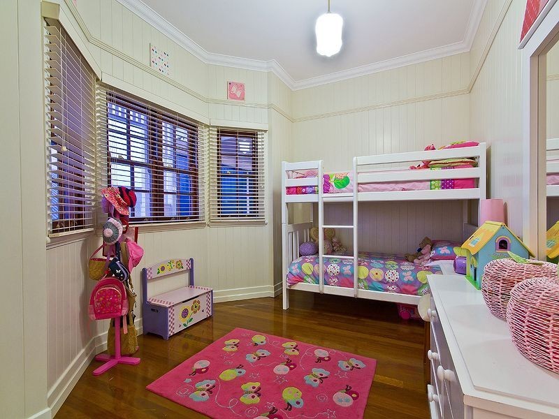 15 Glanosmond Avenue, Camp Hill QLD 4152