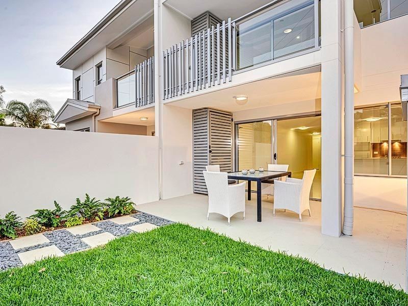 2/56 Nelson Street, Coorparoo QLD 4151