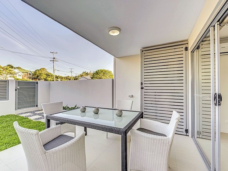 2/56 Nelson Street, Coorparoo QLD 4151
