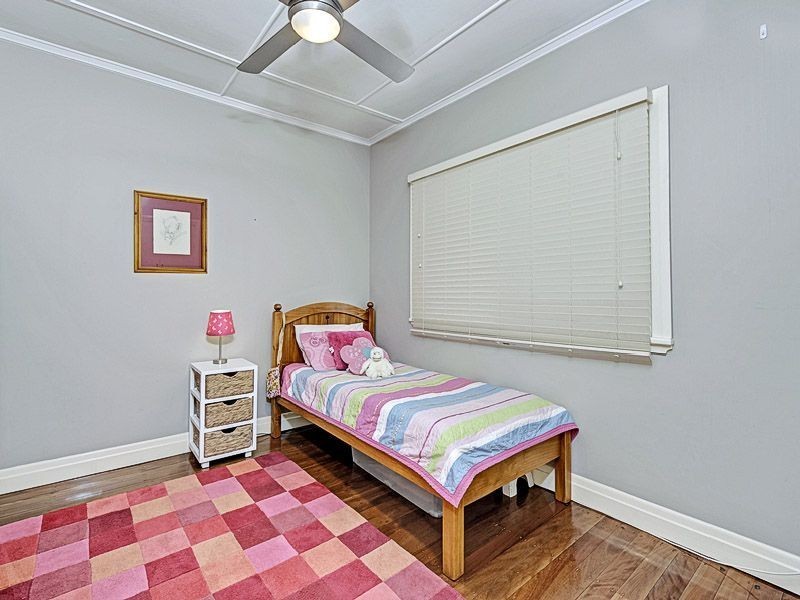 32 Wills Street, Coorparoo QLD 4151