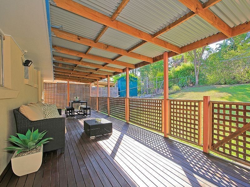 4 Solander Street, Carina QLD 4152