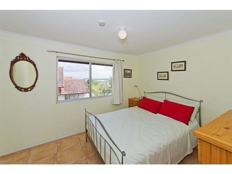 4/32 Woodhill Avenue, Coorparoo QLD 4151