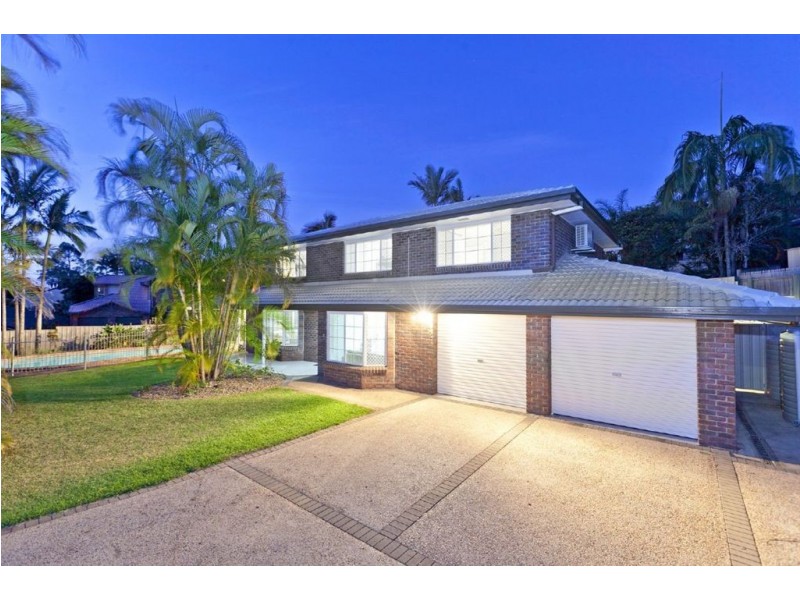 2 Gon Chee Court, Carindale QLD 4152