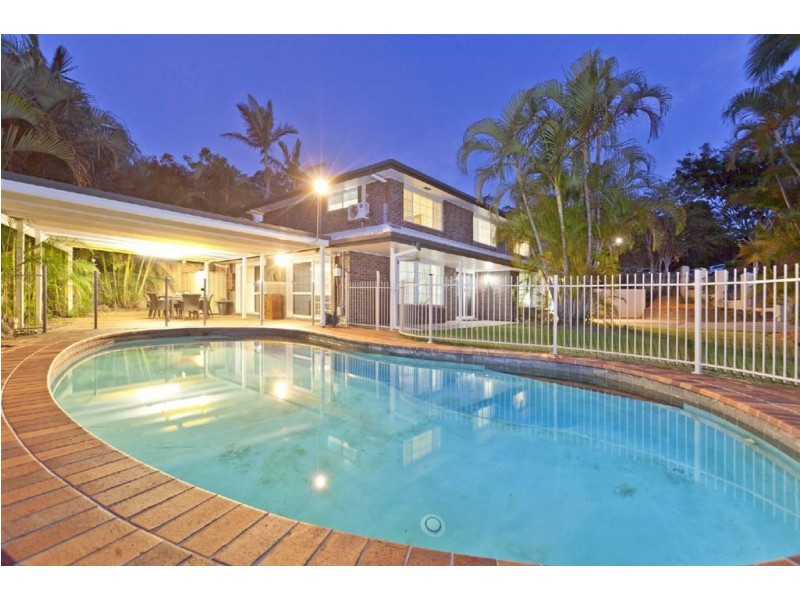 2 Gon Chee Court, Carindale QLD 4152