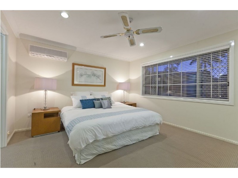 2 Gon Chee Court, Carindale QLD 4152