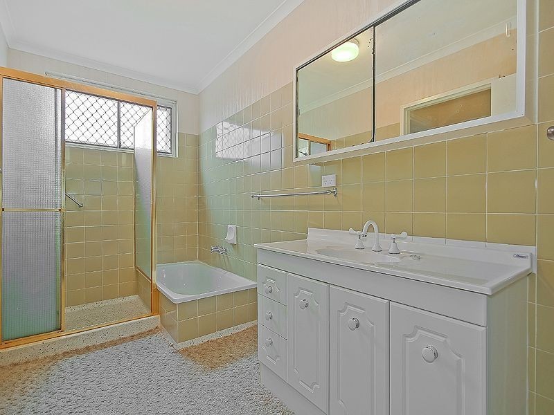 2/268 Cavendish Road, Coorparoo QLD 4151