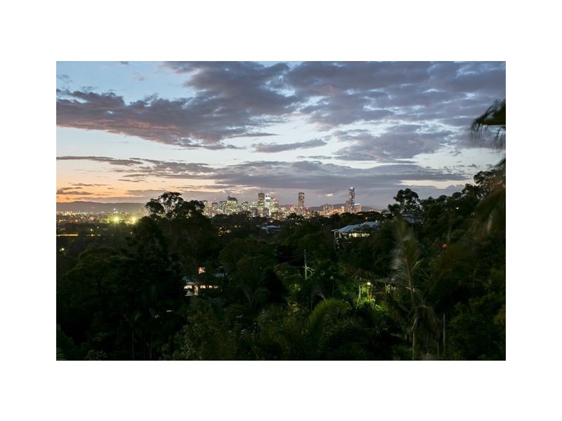 30 Quirinal Crescent, Seven Hills QLD 4170