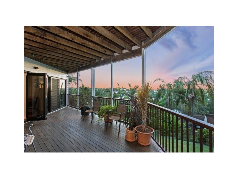 30 Quirinal Crescent, Seven Hills QLD 4170