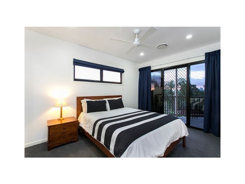 30 Quirinal Crescent, Seven Hills QLD 4170