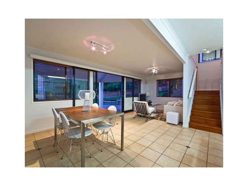 4 Harbut Street, Holland Park West QLD 4121