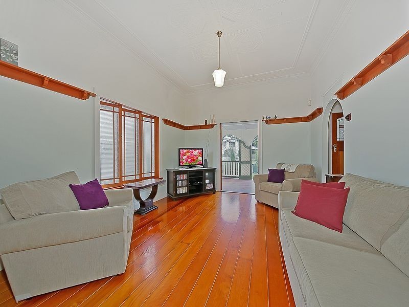 69 Lewis Street, Camp Hill QLD 4152