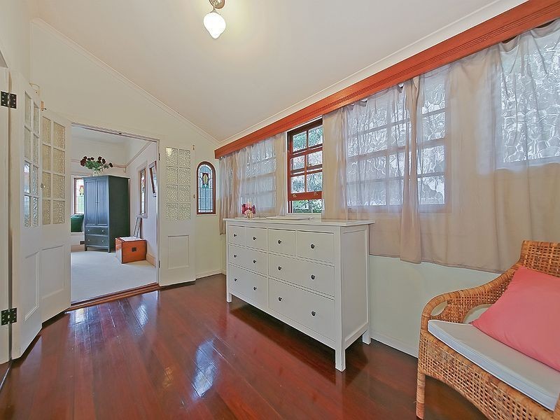 69 Lewis Street, Camp Hill QLD 4152