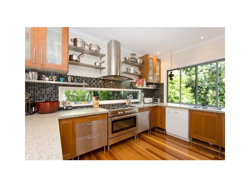 101 The Promenade, Camp Hill QLD 4152