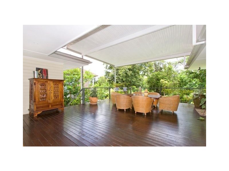 101 The Promenade, Camp Hill QLD 4152