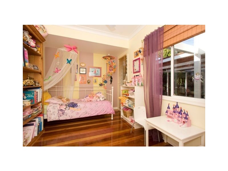 101 The Promenade, Camp Hill QLD 4152