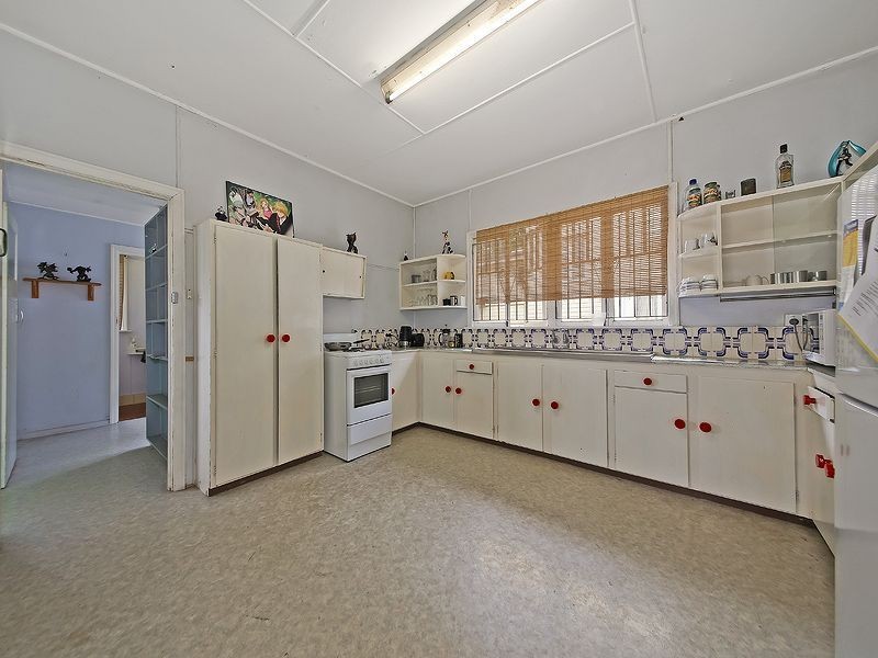 354 Nursery Road, Holland Park QLD 4121