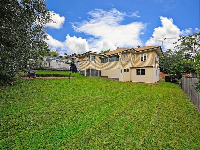 354 Nursery Road, Holland Park QLD 4121
