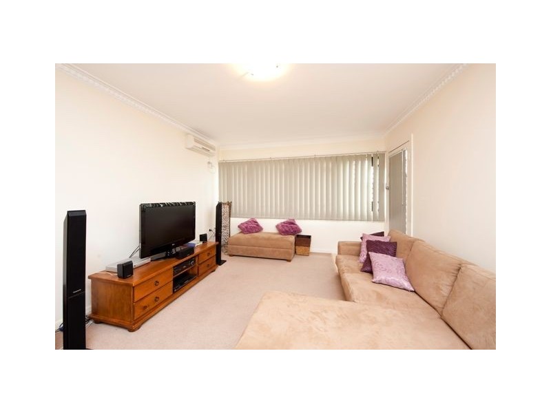 2/845 Logan Road, Holland Park West QLD 4121