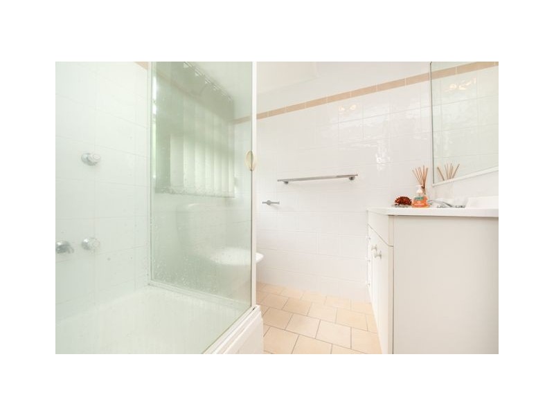 2/845 Logan Road, Holland Park West QLD 4121