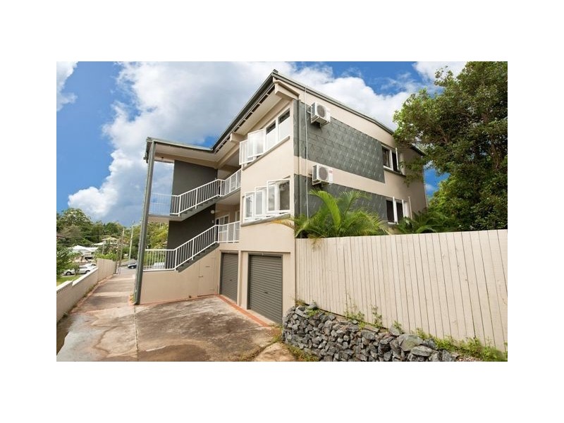 2/845 Logan Road, Holland Park West QLD 4121