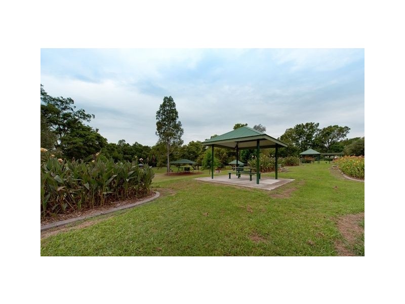 2/845 Logan Road, Holland Park West QLD 4121