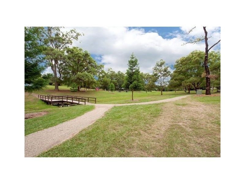 2/845 Logan Road, Holland Park West QLD 4121