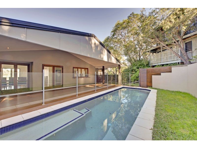 18 Cluden Street, Holland Park West QLD 4121